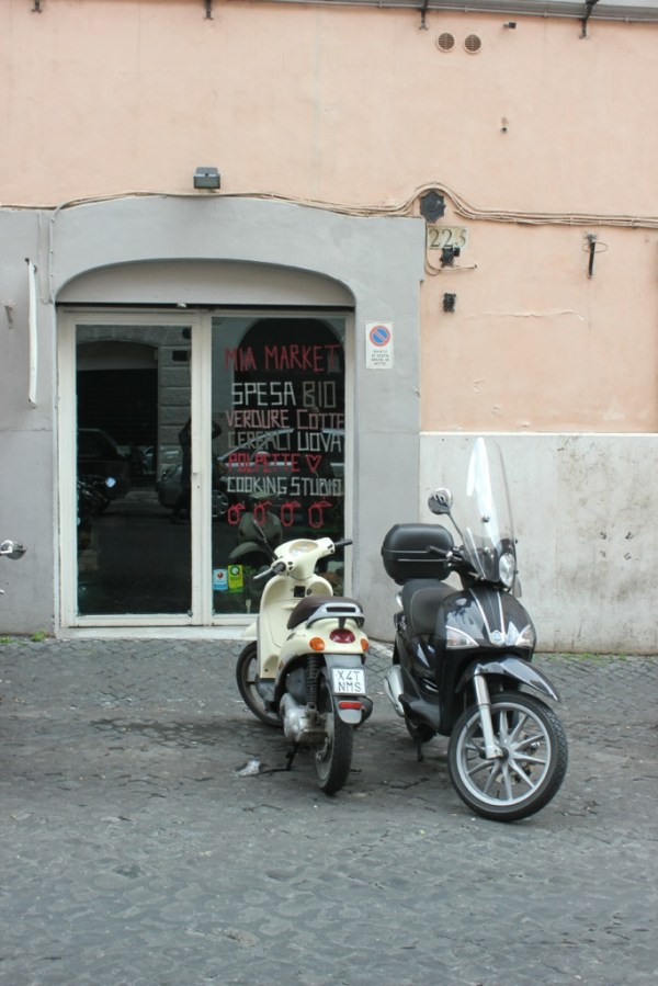 Mia market, Monti